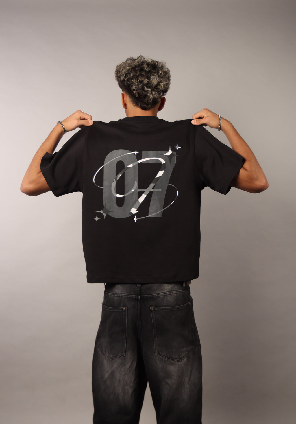 07 Tee Black